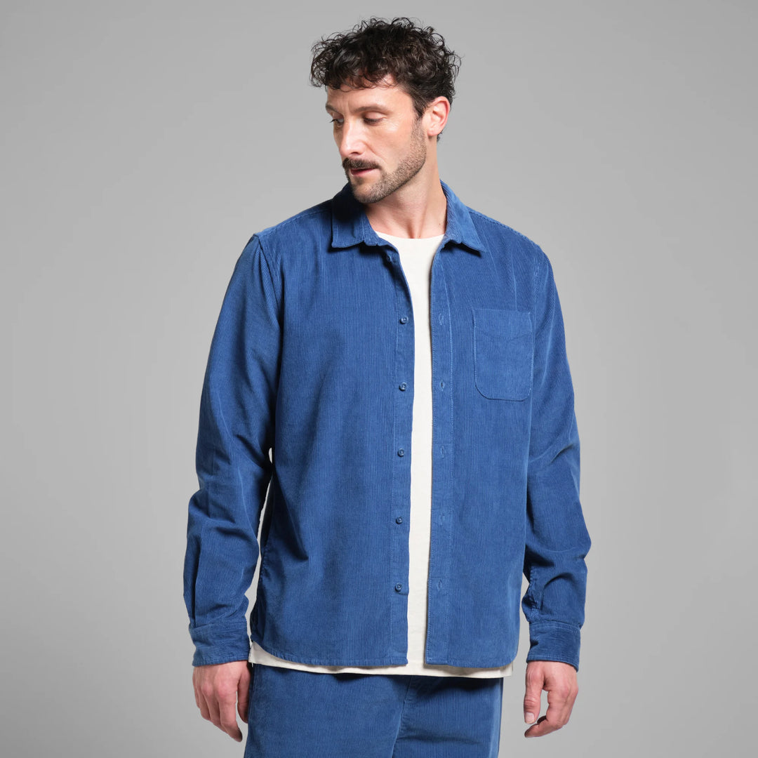 Hemd Varberg Corduroy True-Blue von Dedicated Model offen