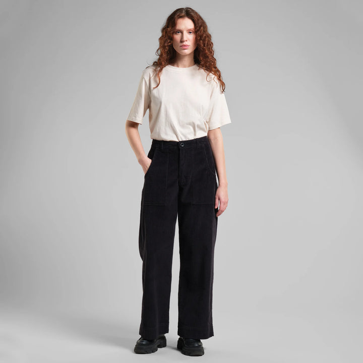 Hose Workwear Pants Vara Corduroy Black von Dedicated Model 