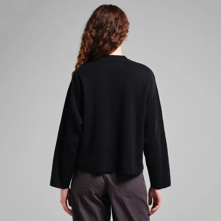 Sweater Limhamn Base Black Dedicated Model 1