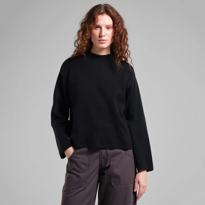 Sweater Limhamn Base Black Dedicated Model 3